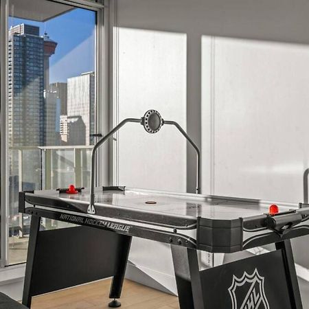 Luxury Apartment On The 9Th Floor Near Stampede, Complimentary Wine, 2 Car Ug Parking YYC المظهر الخارجي الصورة