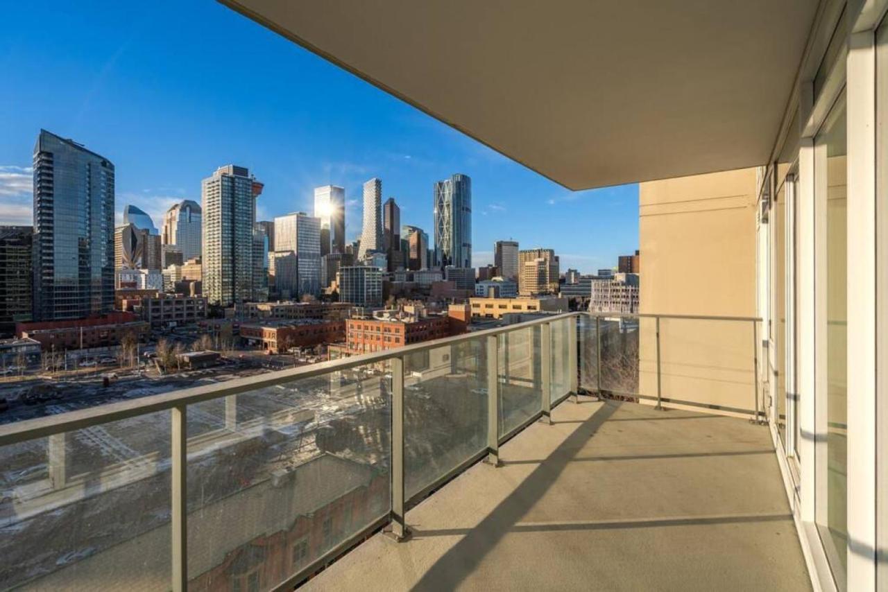 Luxury Apartment On The 9Th Floor Near Stampede, Complimentary Wine, 2 Car Ug Parking YYC المظهر الخارجي الصورة