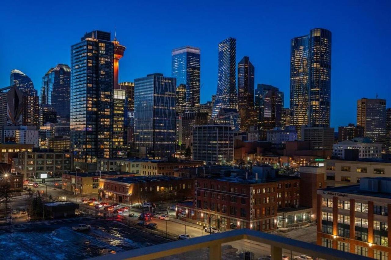 Luxury Apartment On The 9Th Floor Near Stampede, Complimentary Wine, 2 Car Ug Parking YYC المظهر الخارجي الصورة