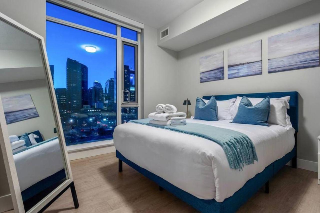 Luxury Apartment On The 9Th Floor Near Stampede, Complimentary Wine, 2 Car Ug Parking YYC المظهر الخارجي الصورة